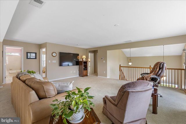 10 FITZGERALD LN, Columbus, NJ 08022