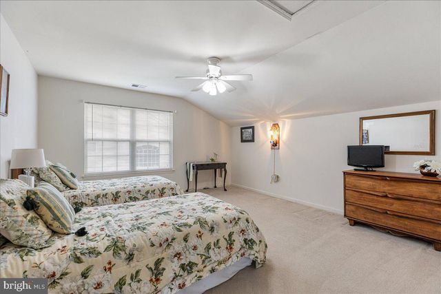 10 FITZGERALD LN, Columbus, NJ 08022