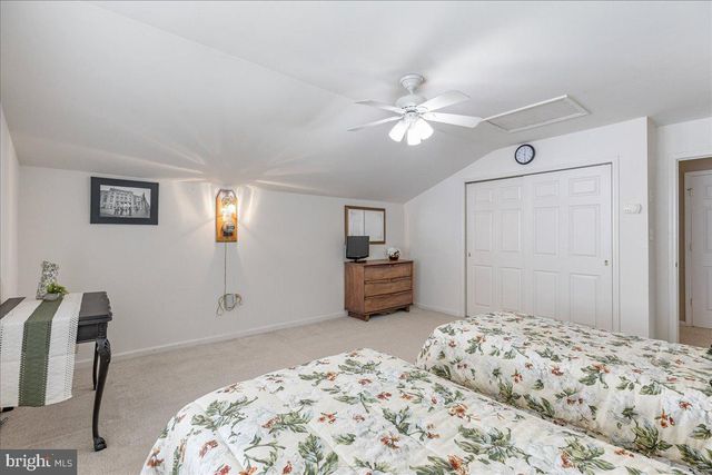 10 FITZGERALD LN, Columbus, NJ 08022