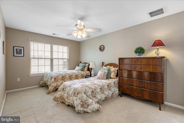 10 FITZGERALD LN, Columbus, NJ 08022