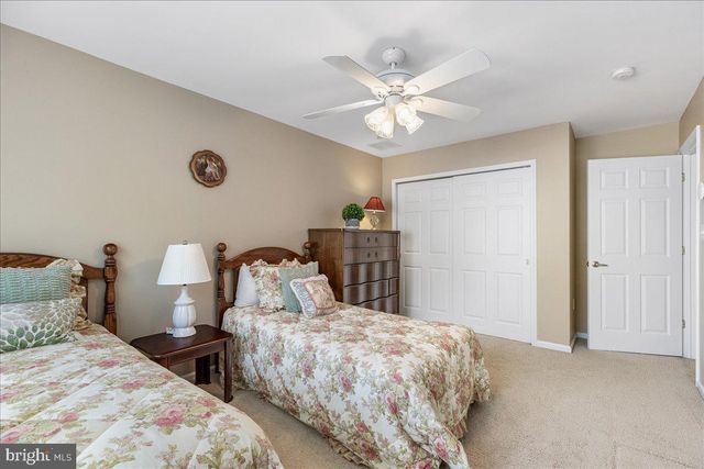 10 FITZGERALD LN, Columbus, NJ 08022