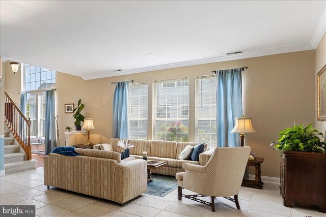 10 FITZGERALD LN, Columbus, NJ 08022