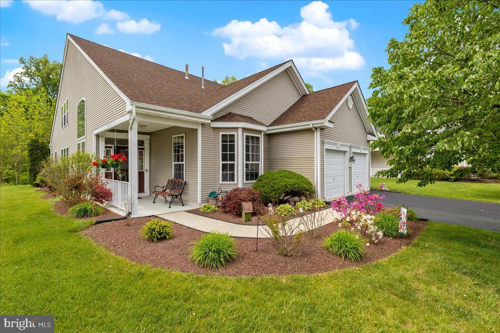 10 FITZGERALD LN, Columbus, NJ 08022