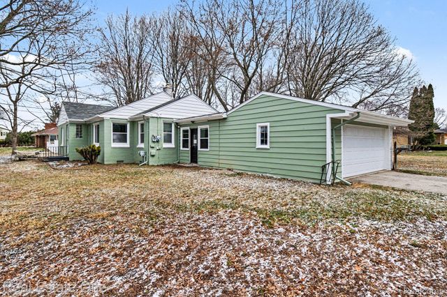 28730 Ranchwood Drive, Southfield, MI 48076