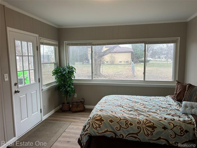 28730 Ranchwood Drive, Southfield, MI 48076