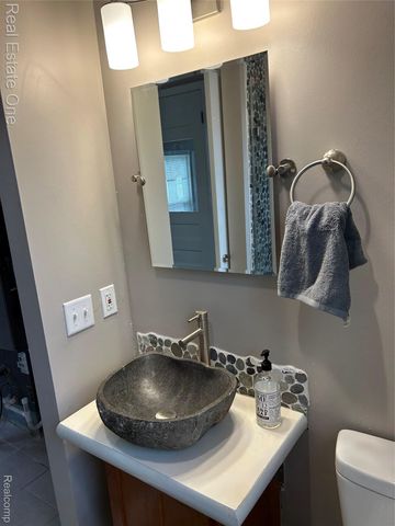 28730 Ranchwood Drive, Southfield, MI 48076