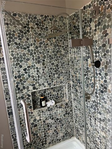 28730 Ranchwood Drive, Southfield, MI 48076