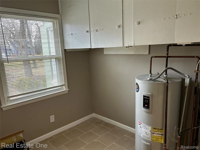 28730 Ranchwood Drive, Southfield, MI 48076