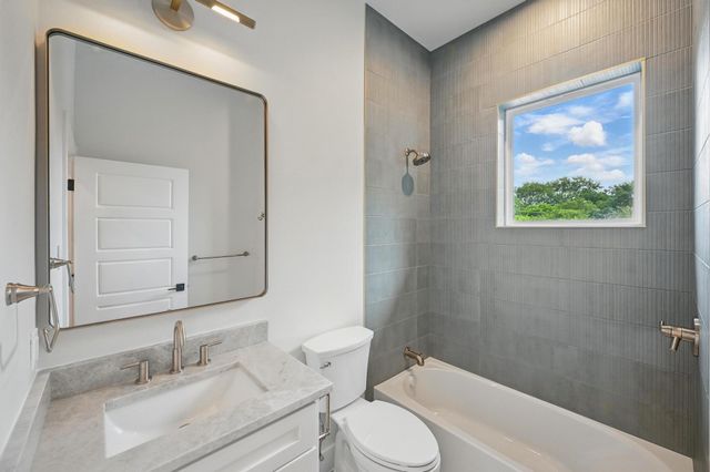 1224 S Pine Street, Grapevine, TX 76051