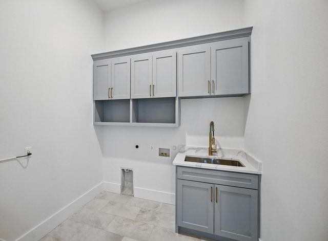 1224 S Pine Street, Grapevine, TX 76051