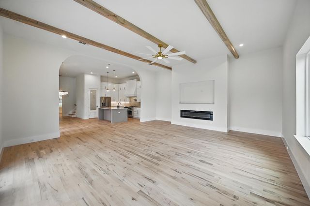 1224 S Pine Street, Grapevine, TX 76051
