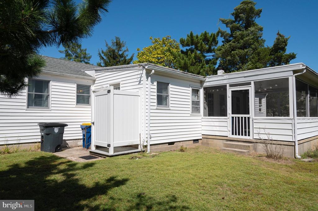 4 CLAYTON AVE, Lewes, DE 19958