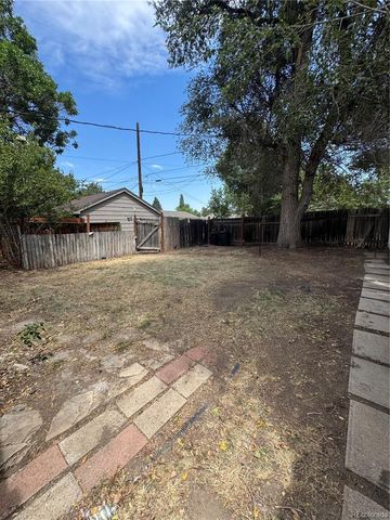 800 Stuart Street, Denver, CO 80204