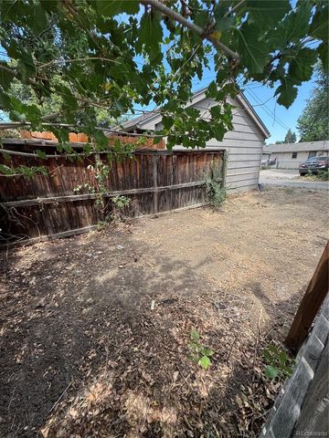 800 Stuart Street, Denver, CO 80204