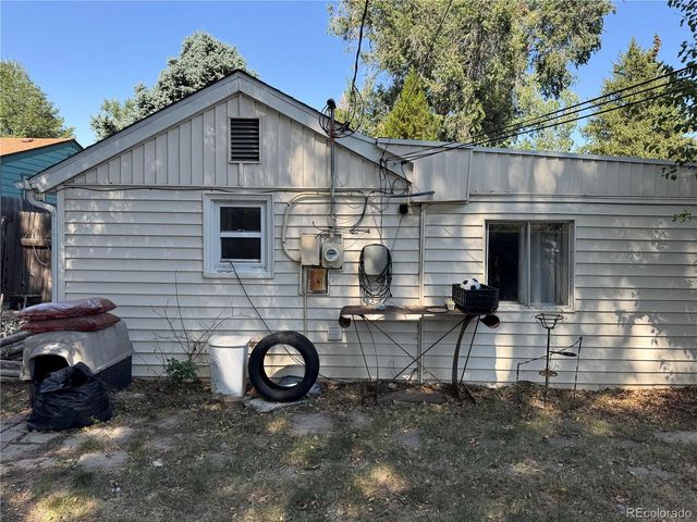 800 Stuart Street, Denver, CO 80204