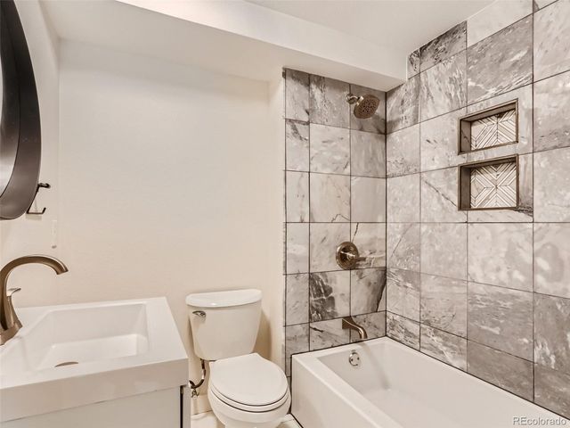 150 Donovan Ct, Longmont, CO 80501