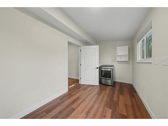 150 Donovan Ct, Longmont, CO 80501