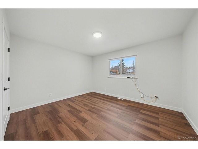 150 Donovan Ct, Longmont, CO 80501