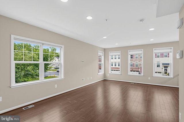7524 HOLLY RIDGE DR, Glen Burnie, MD 21060