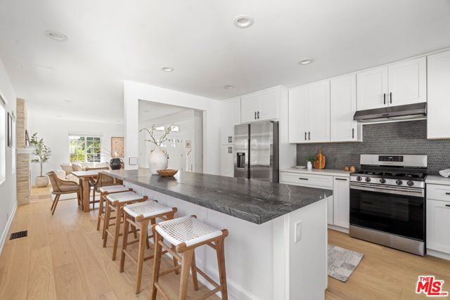 6501 W 83rd Street, Los Angeles, CA 90045