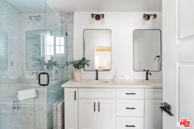 6501 W 83rd Street, Los Angeles, CA 90045