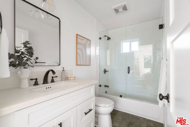 6501 W 83rd Street, Los Angeles, CA 90045