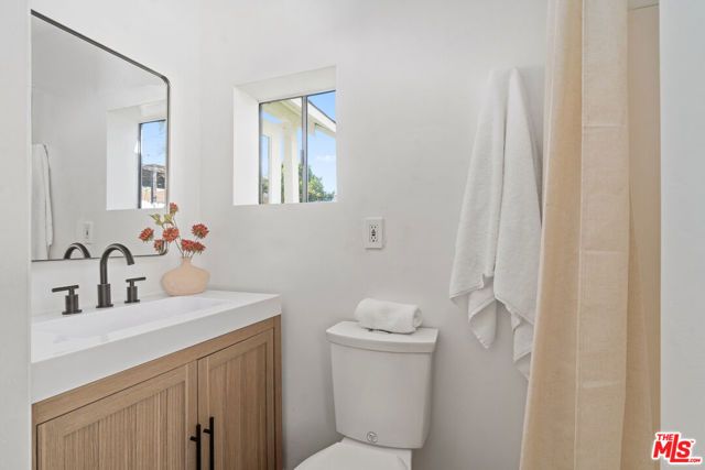 6501 W 83rd Street, Los Angeles, CA 90045