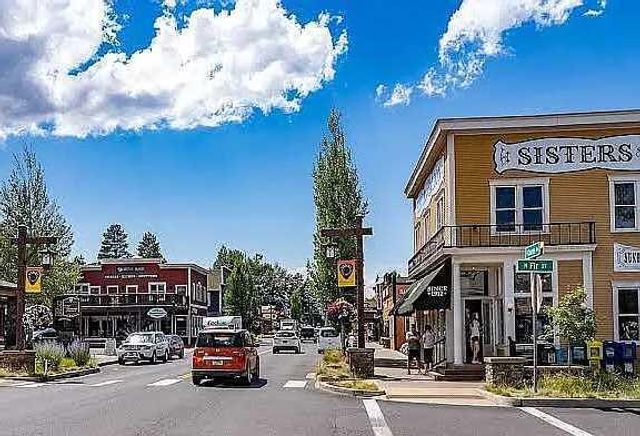 11122 Bunk House Lane, Redmond, OR 97756