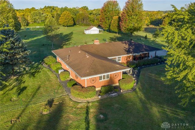 4001 E Social Row Road, Sugarcreek Twp, OH 45068