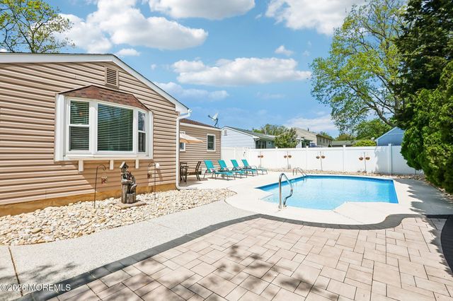 285 Spruce Drive, Brick, NJ 08723