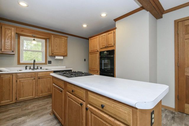412 West AVENUE, Pewaukee, WI 53072