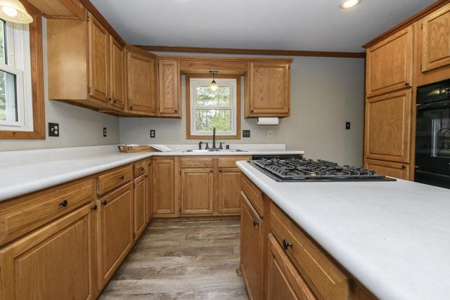 412 West AVENUE, Pewaukee, WI 53072
