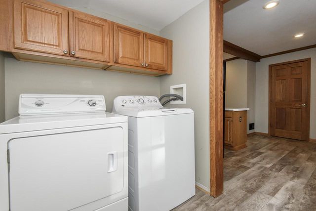 412 West AVENUE, Pewaukee, WI 53072