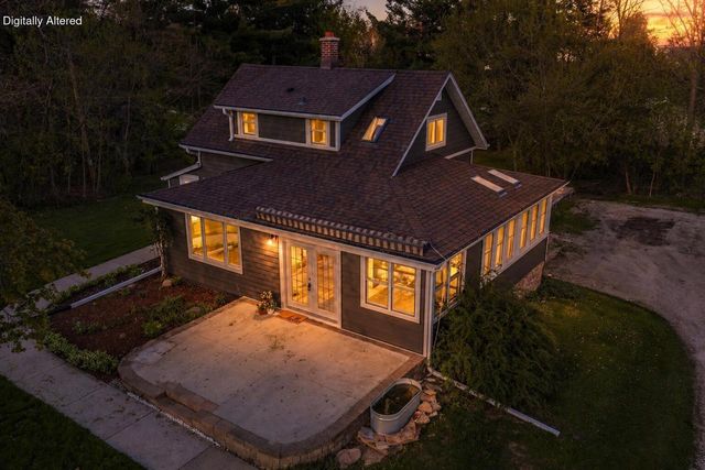 412 West AVENUE, Pewaukee, WI 53072