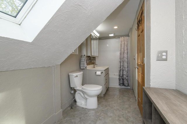 412 West AVENUE, Pewaukee, WI 53072