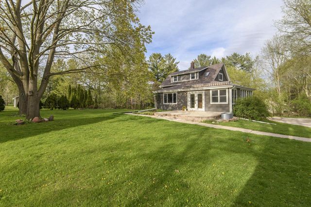 412 West AVENUE, Pewaukee, WI 53072