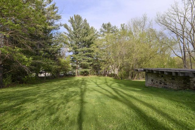 412 West AVENUE, Pewaukee, WI 53072