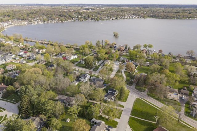 412 West AVENUE, Pewaukee, WI 53072