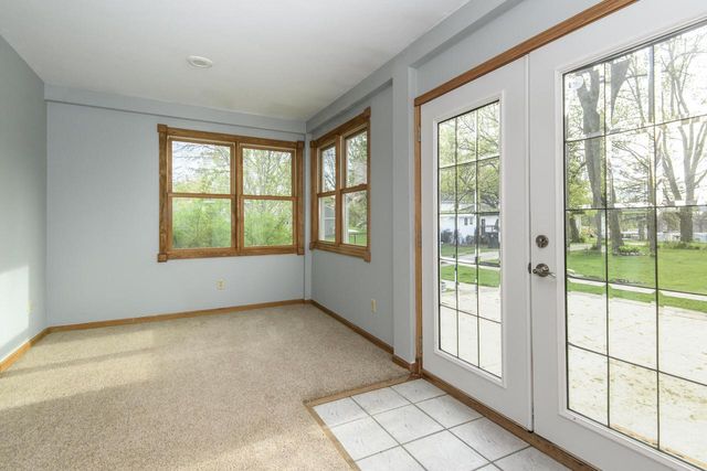 412 West AVENUE, Pewaukee, WI 53072