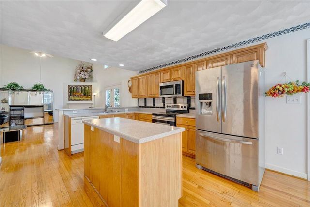 4816 Hickory Hill DR, Roanoke, VA 24018