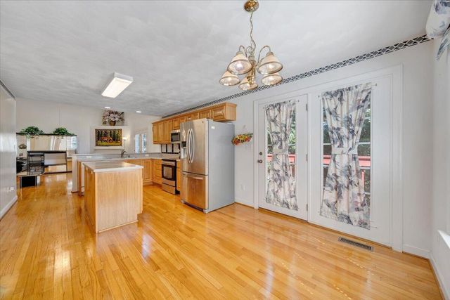 4816 Hickory Hill DR, Roanoke, VA 24018