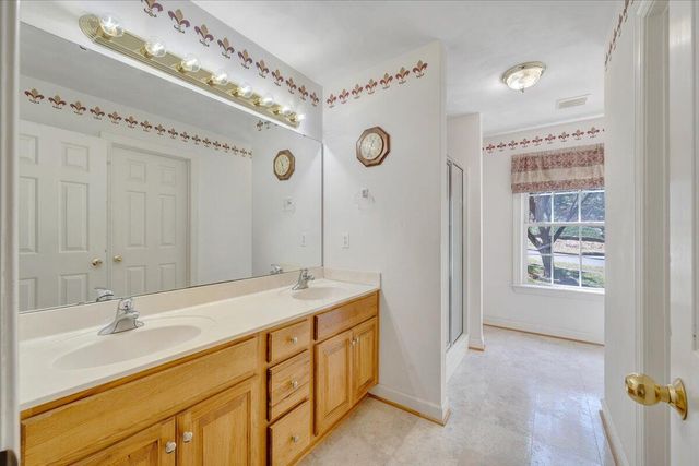 4816 Hickory Hill DR, Roanoke, VA 24018