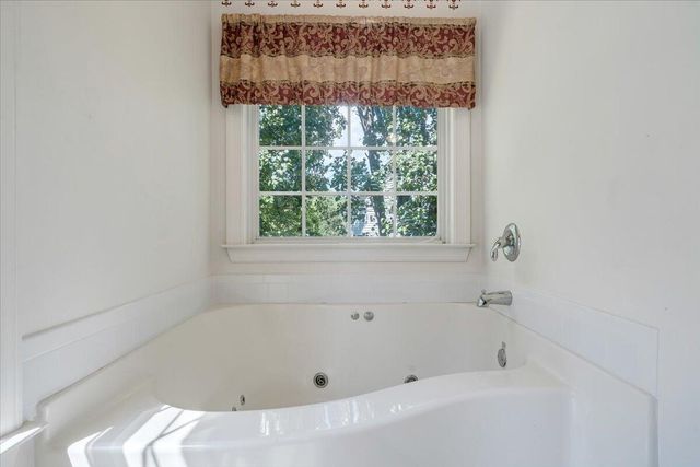 4816 Hickory Hill DR, Roanoke, VA 24018