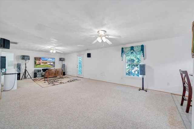 4816 Hickory Hill DR, Roanoke, VA 24018