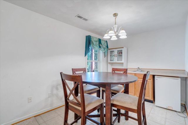 4816 Hickory Hill DR, Roanoke, VA 24018