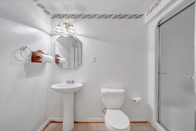 4816 Hickory Hill DR, Roanoke, VA 24018