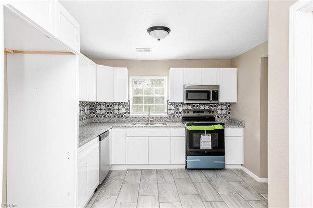 20509 Thomas Woods TRL, Zuni, VA 23898