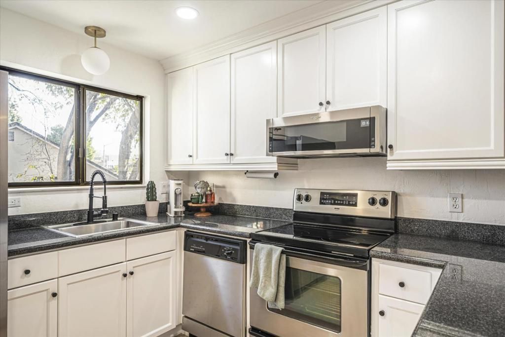 Image 7 of property listing at 38780 Tyson Lane 205C, Fremont, CA 94536