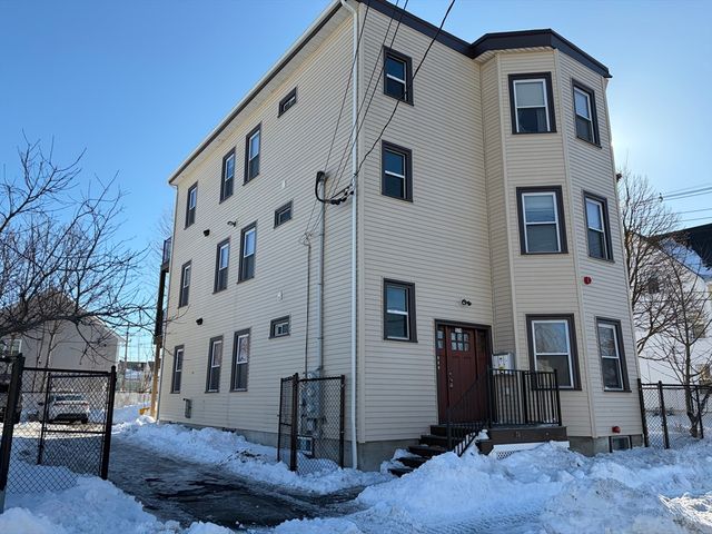 574 Warren 2, Brockton, MA 02301