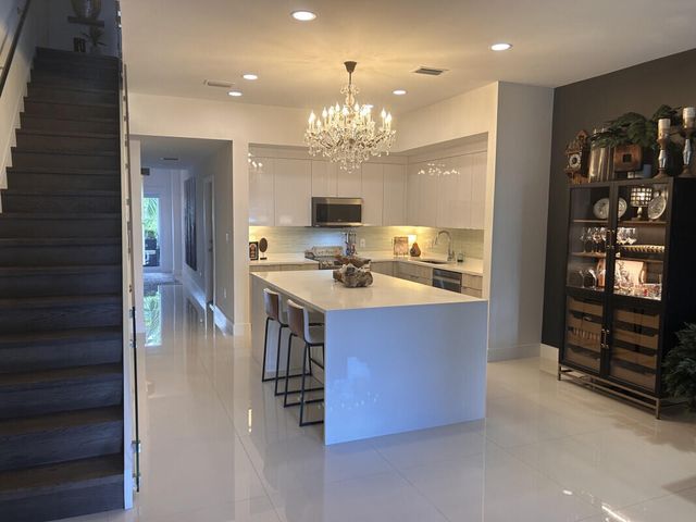 1488 NE 34TH Street, Oakland Park, FL 33334